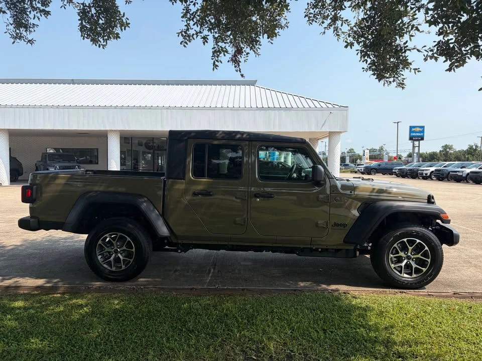 2026 Jeep JT Gladiator - Image 5 of 16