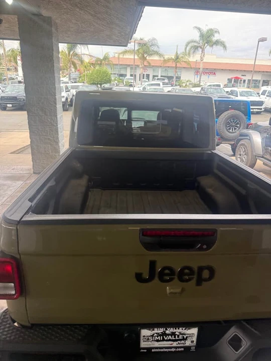 2026 Jeep JT Gladiator - Image 4 of 10