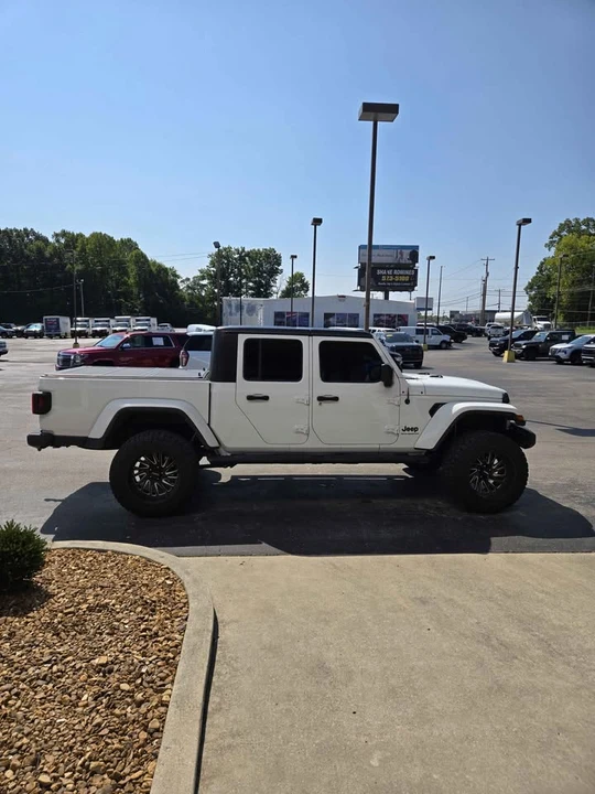 2026 Jeep JT Gladiator - Image 2 of 4