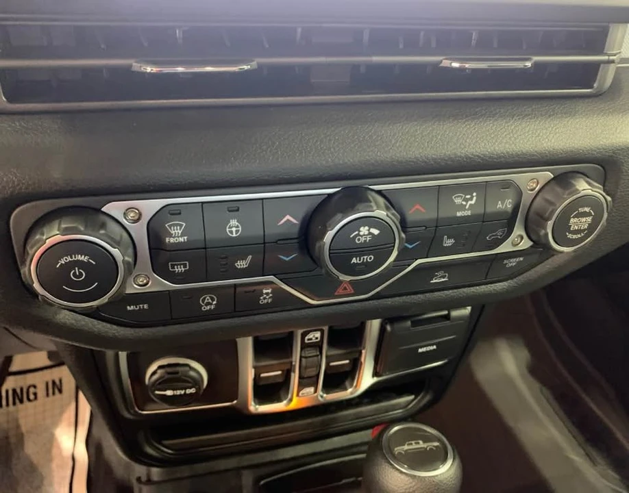 2026 Jeep JT Gladiator - Image 13 of 15