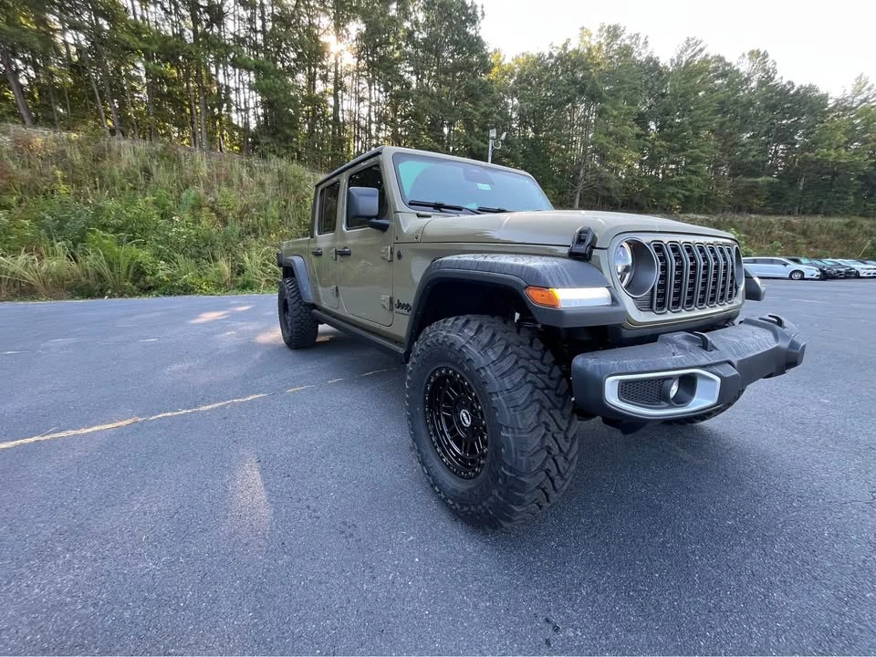 2026 Jeep JT Gladiator - Image 4 of 14
