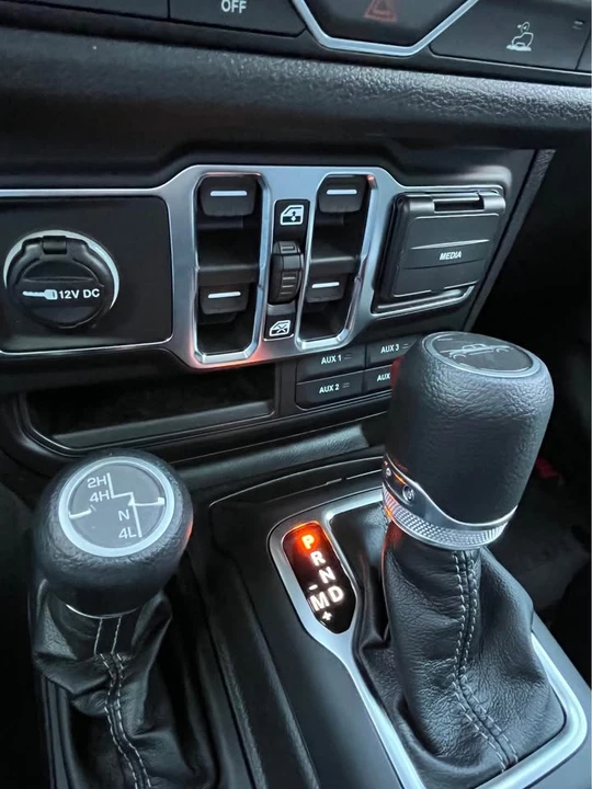 2026 Jeep JT Gladiator - Image 11 of 14