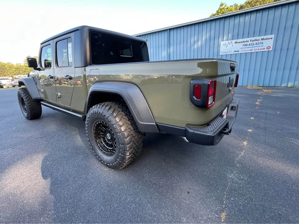 2026 Jeep JT Gladiator - Image 10 of 14