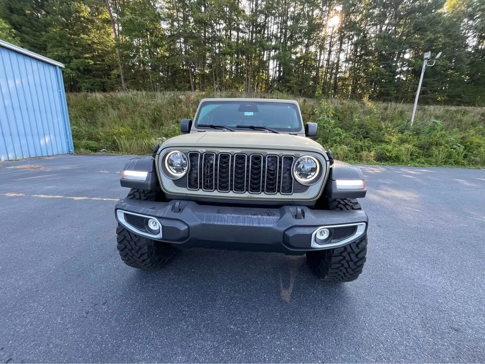 2026 Jeep JT Gladiator - Image 3 of 14
