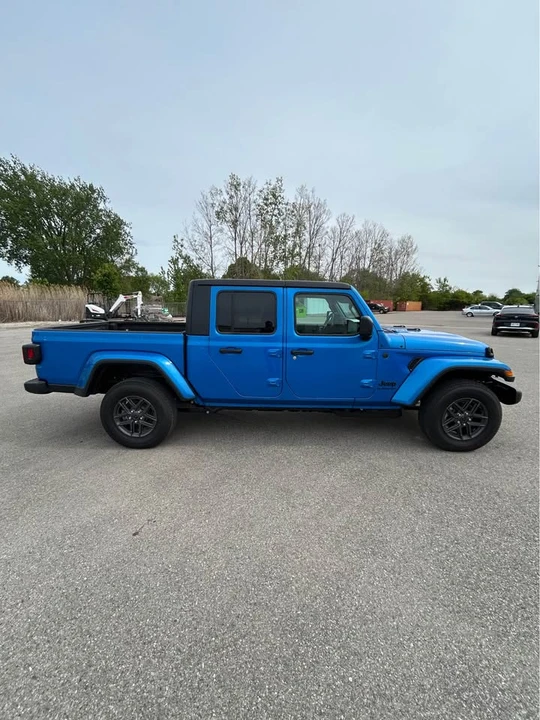 2026 Jeep JT Gladiator - Image 6 of 14