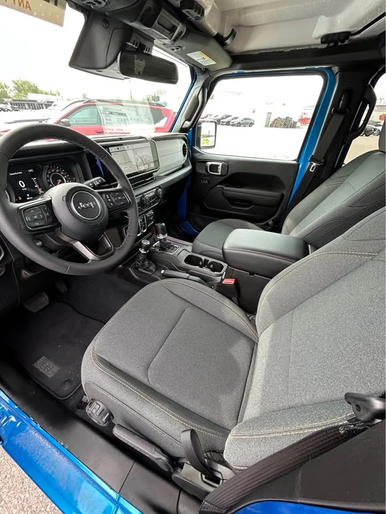 2026 Jeep JT Gladiator - Image 11 of 14