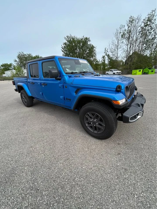 2026 Jeep JT Gladiator - Image 7 of 14