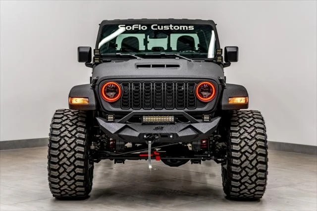 2026 Jeep JT Gladiator - Image 2 of 31
