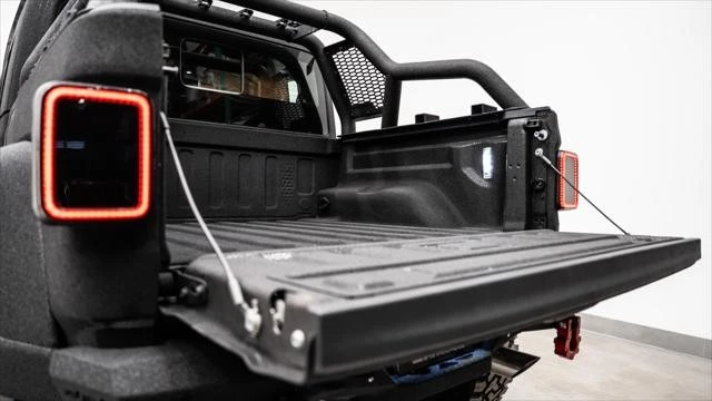 2026 Jeep JT Gladiator - Image 14 of 31