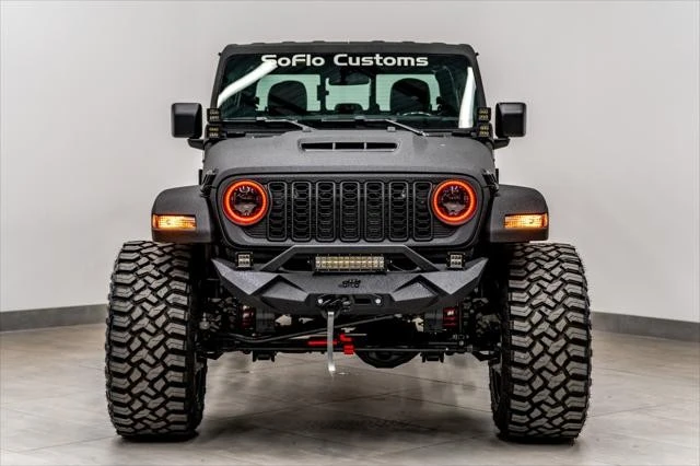 2026 Jeep JT Gladiator - Image 2 of 31