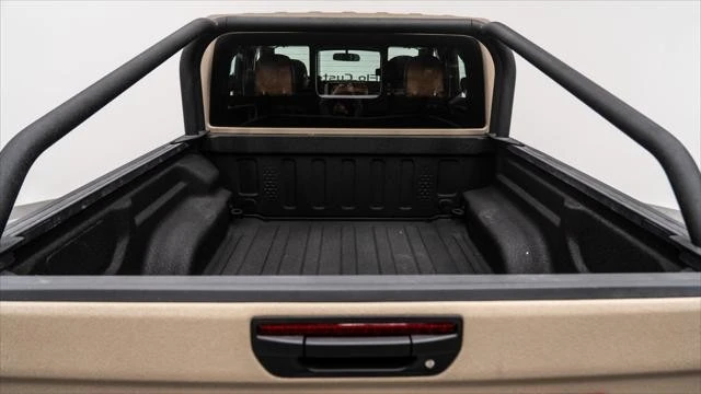2026 Jeep JT Gladiator - Image 8 of 31