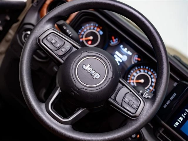 2026 Jeep JT Gladiator - Image 18 of 31
