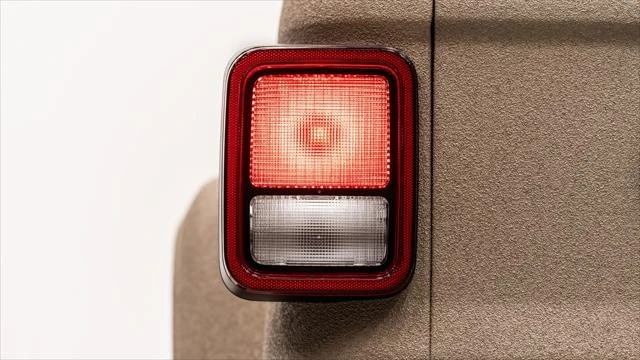 2026 Jeep JT Gladiator - Image 14 of 31