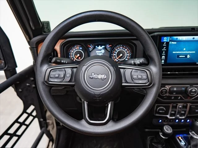 2026 Jeep JT Gladiator - Image 22 of 31