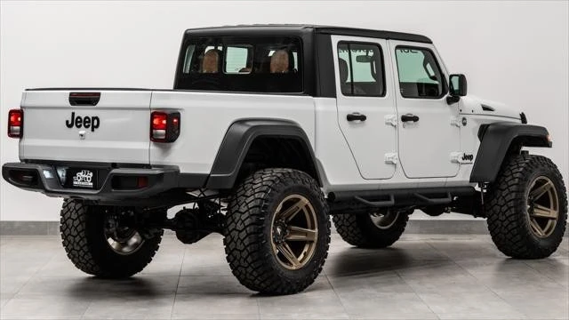 2026 Jeep JT Gladiator - Image 8 of 31