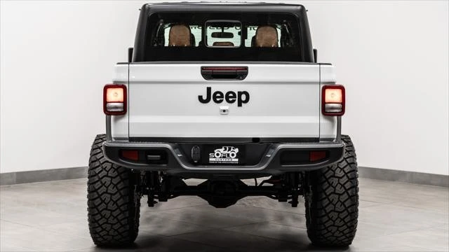 2026 Jeep JT Gladiator - Image 13 of 31
