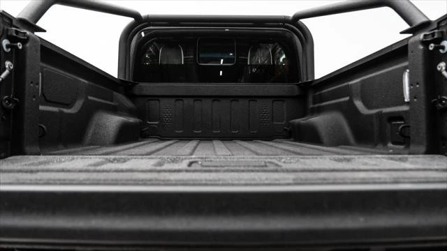2026 Jeep JT Gladiator - Image 9 of 21