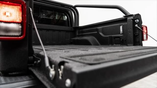 2026 Jeep JT Gladiator - Image 8 of 21
