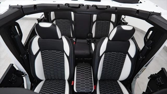 2026 Jeep JT Gladiator - Image 22 of 31