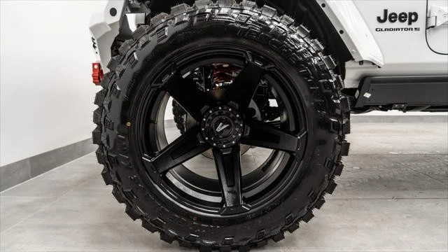 2026 Jeep JT Gladiator - Image 13 of 31