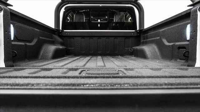 2026 Jeep JT Gladiator - Image 8 of 31