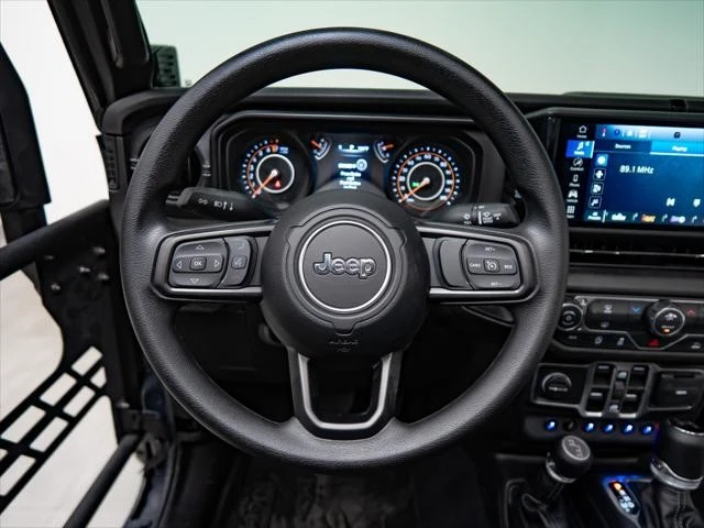 2026 Jeep JT Gladiator - Image 27 of 31