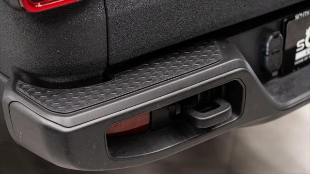 2026 Jeep JT Gladiator - Image 14 of 31