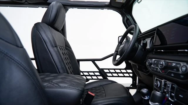 2026 Jeep JT Gladiator - Image 29 of 31