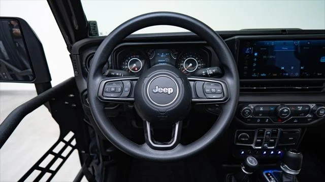 2026 Jeep JT Gladiator - Image 18 of 31