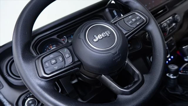 2026 Jeep JT Gladiator - Image 19 of 31