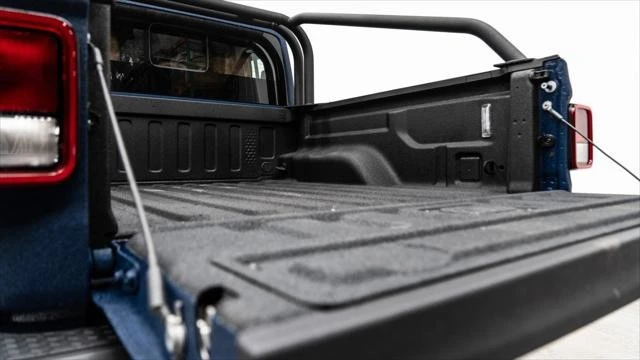 2026 Jeep JT Gladiator - Image 10 of 31
