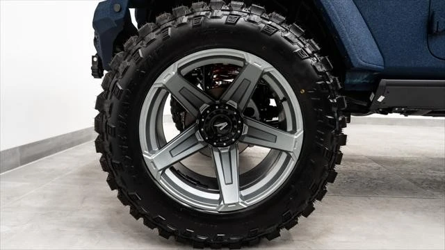 2026 Jeep JT Gladiator - Image 16 of 31