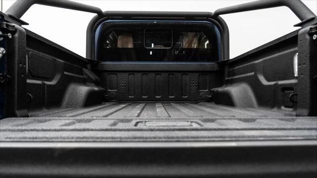 2026 Jeep JT Gladiator - Image 9 of 31