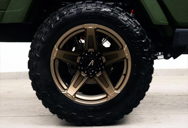 2026 Jeep JT Gladiator - Image 18 of 31