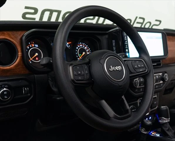 2026 Jeep JT Gladiator - Image 26 of 31