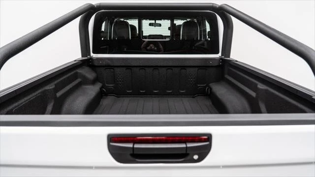 2026 Jeep JT Gladiator - Image 10 of 31