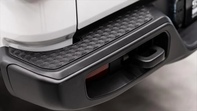 2026 Jeep JT Gladiator - Image 15 of 31
