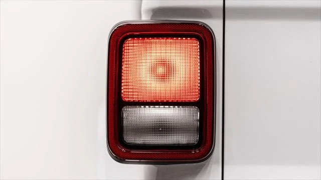 2026 Jeep JT Gladiator - Image 14 of 31