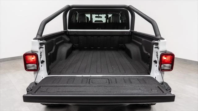 2026 Jeep JT Gladiator - Image 11 of 31