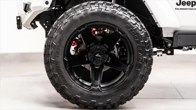 2026 Jeep JT Gladiator - Image 23 of 31