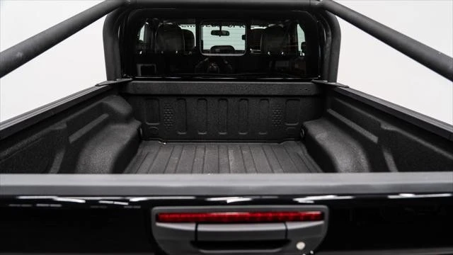 2026 Jeep JT Gladiator - Image 11 of 31