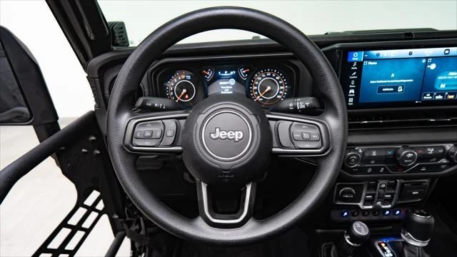 2026 Jeep JT Gladiator - Image 26 of 31