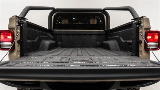 2026 Jeep JT Gladiator - Image 10 of 31