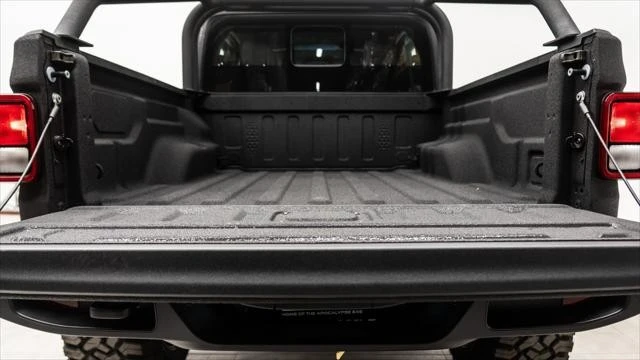 2026 Jeep JT Gladiator - Image 9 of 31