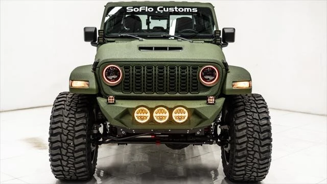 2026 Jeep JT Gladiator - Image 2 of 31