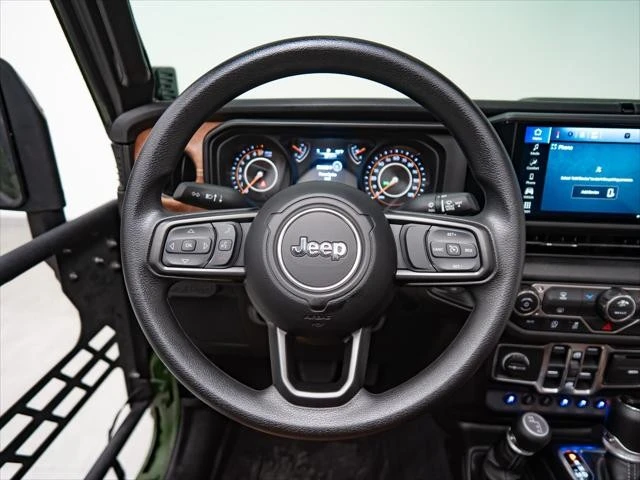 2026 Jeep JT Gladiator - Image 14 of 31
