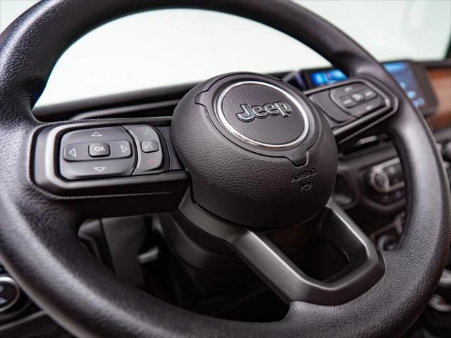 2026 Jeep JT Gladiator - Image 8 of 31