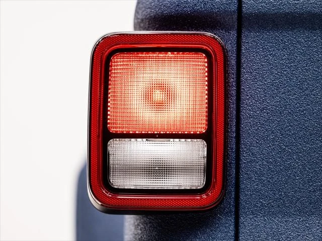 2026 Jeep JT Gladiator - Image 16 of 31