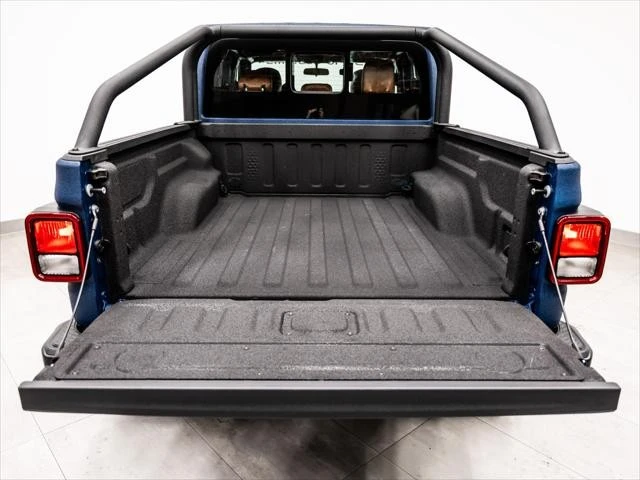 2026 Jeep JT Gladiator - Image 14 of 31