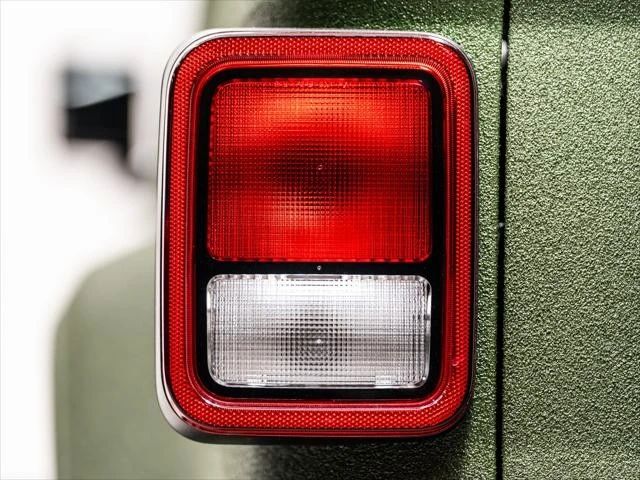 2026 Jeep JT Gladiator - Image 18 of 31